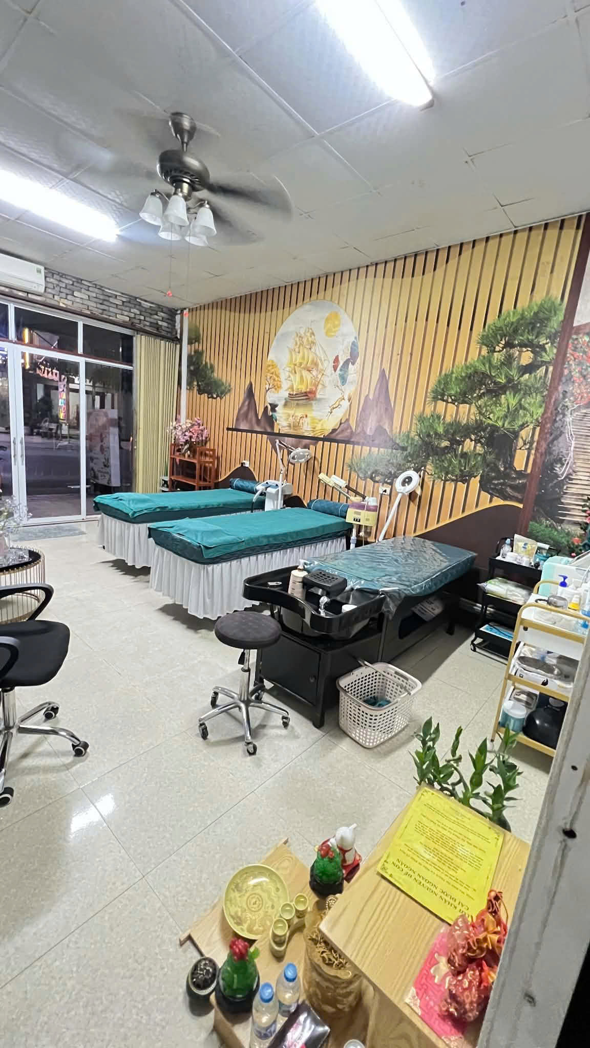 Góc sang nhượng gấp Do không có người làm suốt ngày đóng cửa e sang nhượng gấp tiệm 40tr Khu vực 16018188