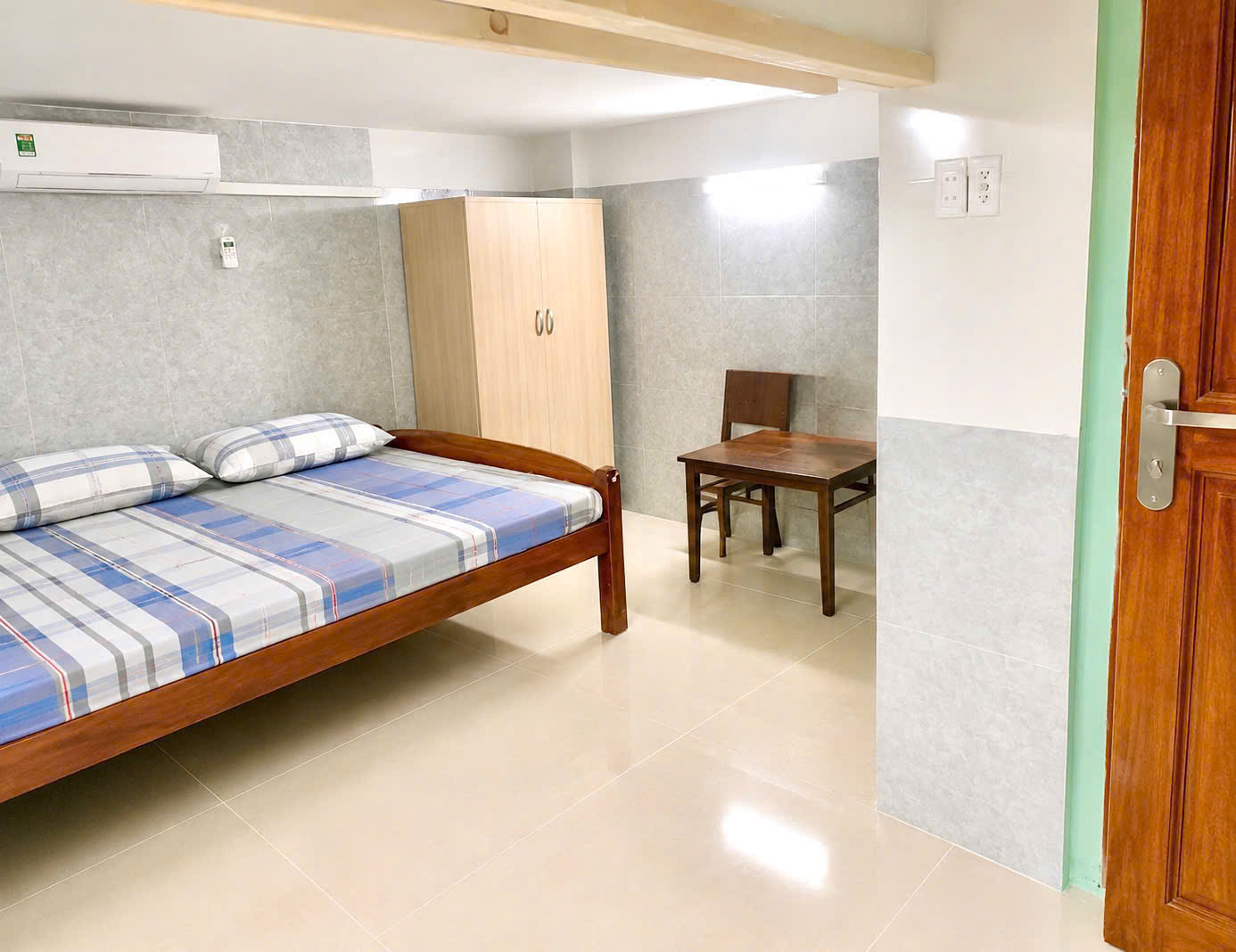 Nguyễn Thị Thập - CHDV 4tầng Thang máy 20Phòng - Dòng tiền 1.2tỷ/năm - Đường 8M - giá 23tỷ 16018344
