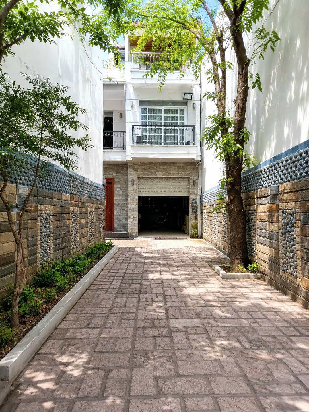 Gần Lý Phục Man - Biệt thự Sân vườn 155m2 - 3tầng 4PN lớn - Gara Ô Tô, Nở hậu 7.2m - 18tỷ 16018345