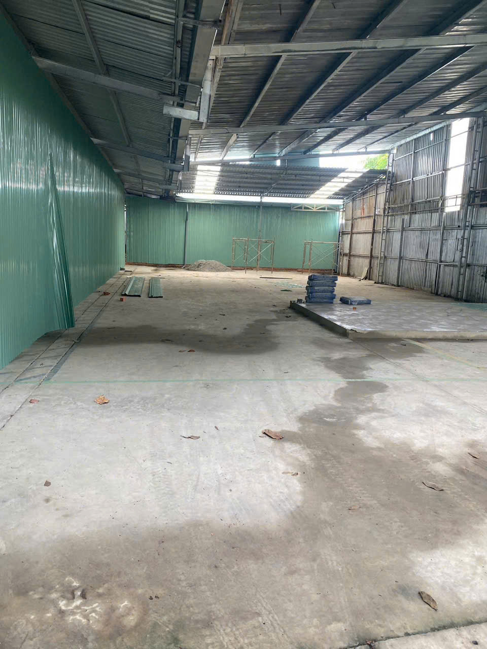 HOT – XƯỞNG 300M² XUÂN THỚI SƠN – XE 10 TẤN – CHỈ 16TR/THÁNG! 16018433