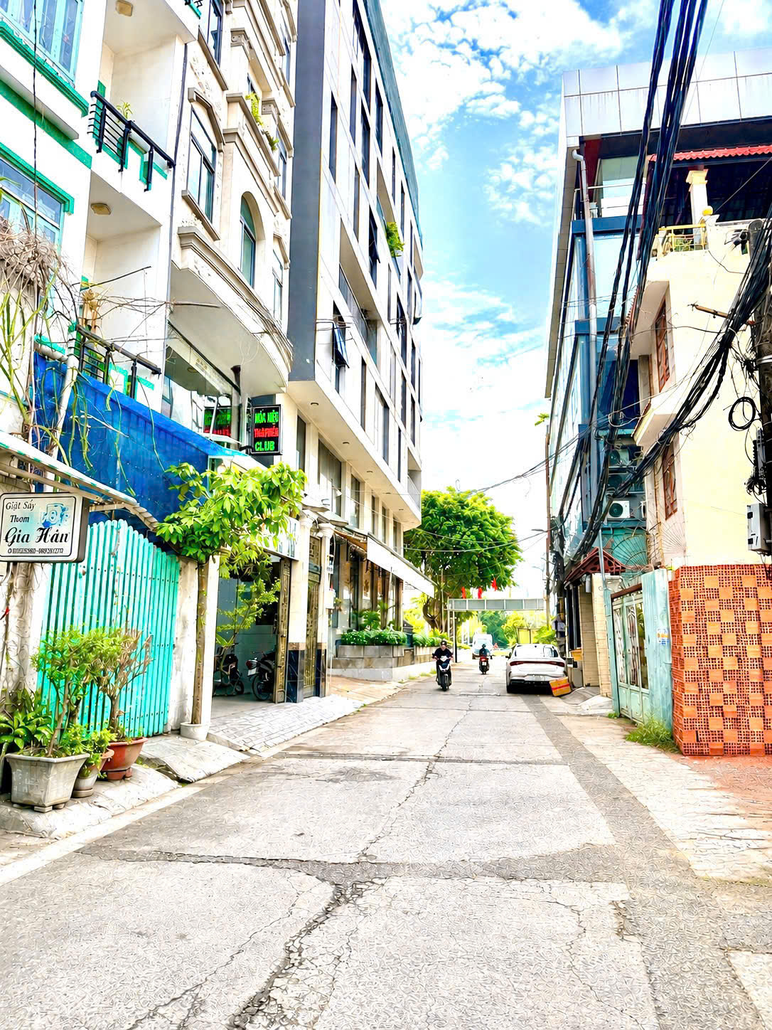 Nguyễn Văn Linh - Nhà 2tầng 98m2 - Ngang 8M - Hẻm xe hơi thông, Tiện xây dựng mới - 13.6tỷ 16018449
