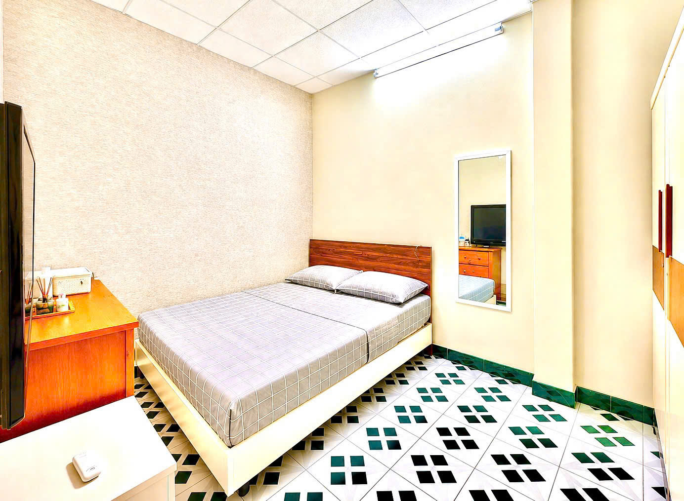 Nguyễn Văn Linh - Nhà 2tầng 98m2 - Ngang 8M - Hẻm xe hơi thông, Tiện xây dựng mới - 13.6tỷ 16018449