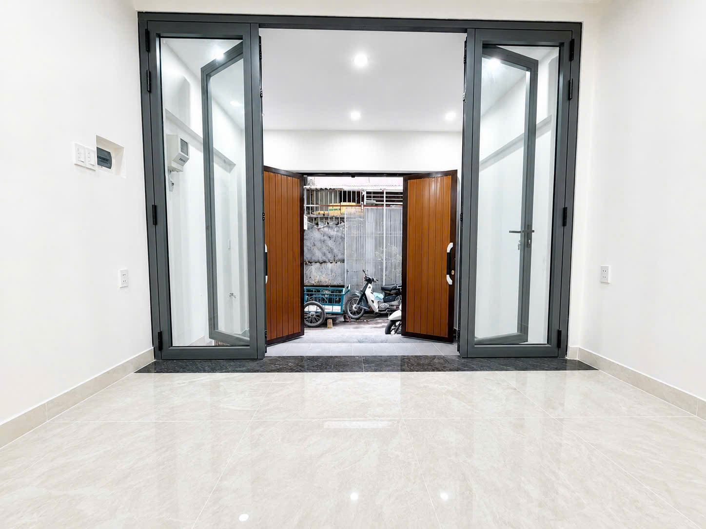 Huỳnh Tấn Phát - Nhà đẹp 2tầng 81m2 3PN rộng, 30m ra Mặt tiền, ngay cầu Thủ Thiêm 4 - 8 tỷ 16018453