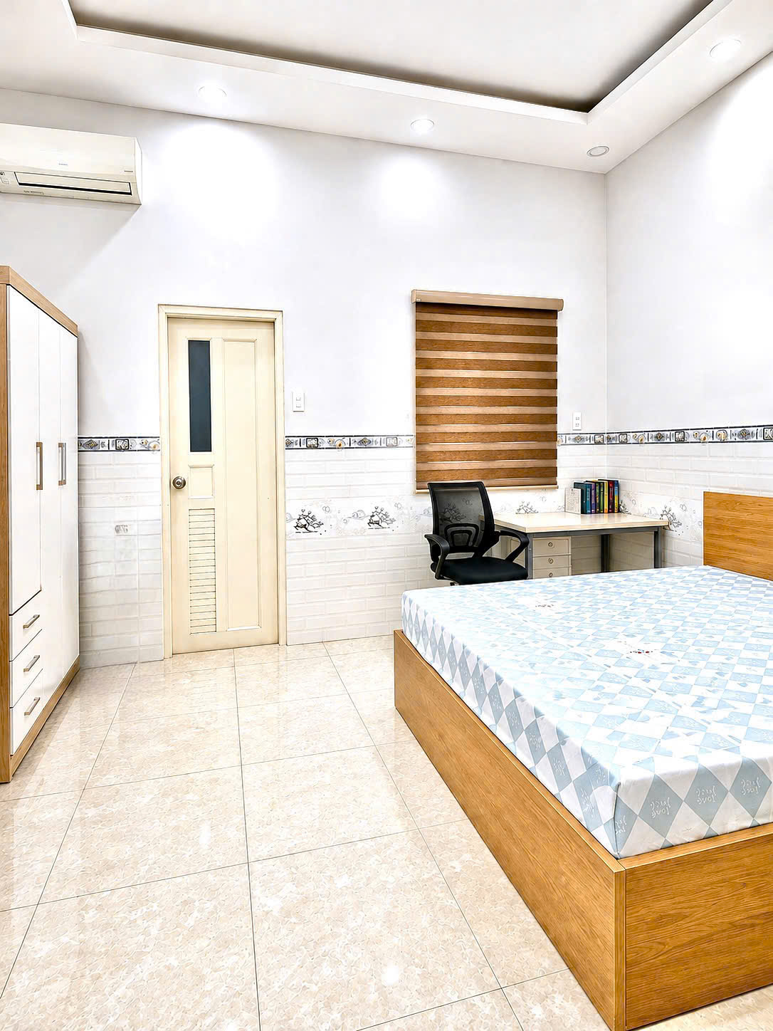 Đường số Lâm Văn Bền 70m2 - 2tầng Ở Ngay, 30m ra Mặt Tiền, SHR, Hoàn công đủ - 6tỷ 16018454