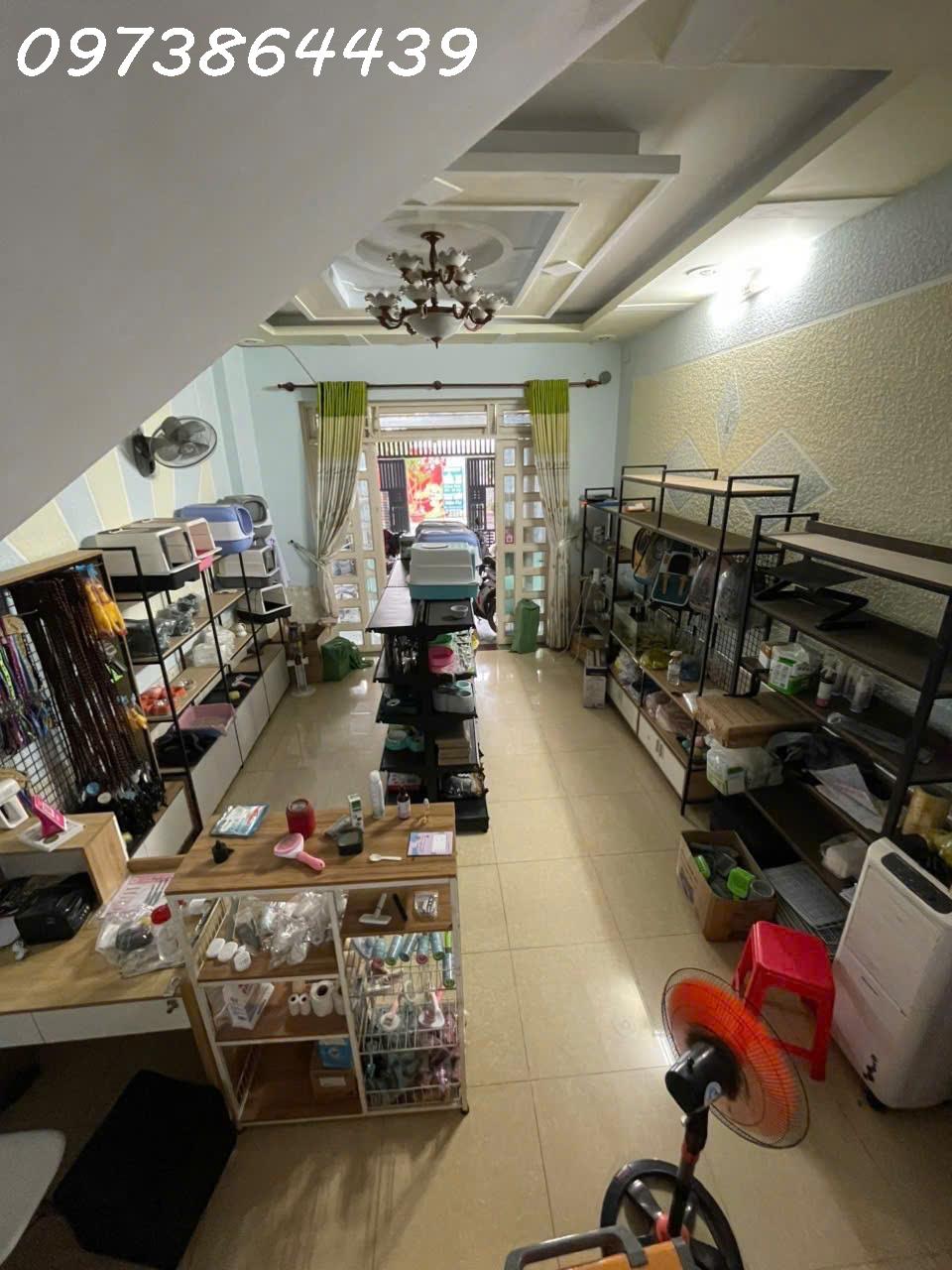 NHÀ 3 TÂNG - DIỆN TÍCH  KHỦNG 117M² – XE TẢI ĐẬU CỬA THÔNG  – 1 XẸT NGẮN  LÊ VĂN KHƯƠNG – CHỈ 9,3 16018488