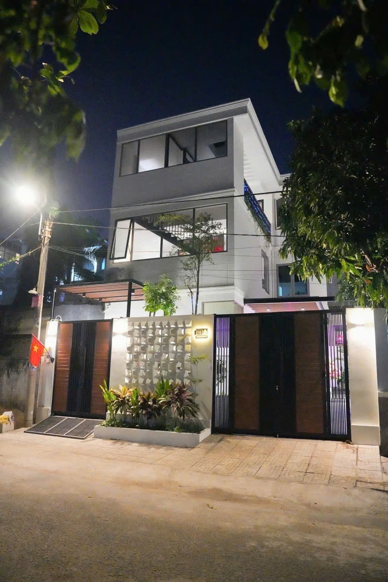Biệt Thự - KDC Bộ Công An - 3 Tầng 171m2, Ngang 9m - Tặng Nội thất Cao Cấp, chỉ 16.X tỷ 16018504