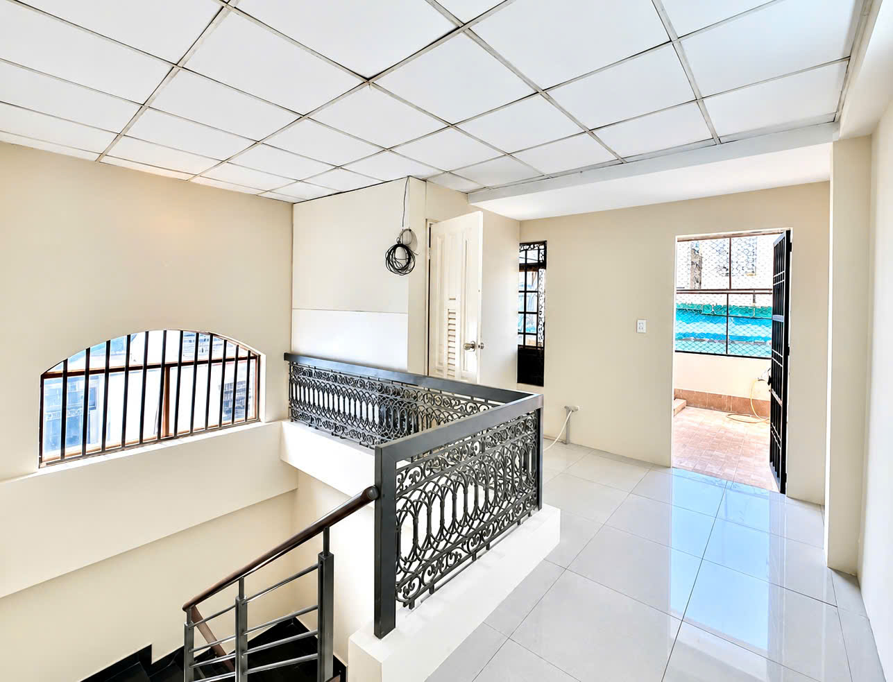 Nhà đẹp 4 Tầng - Khu VIP Kiều Đàm 90m2 5PN - Ngang 5m, Xe Hơi Ngủ Trong Nhà - nhỉnh 12tỷ. 16018505