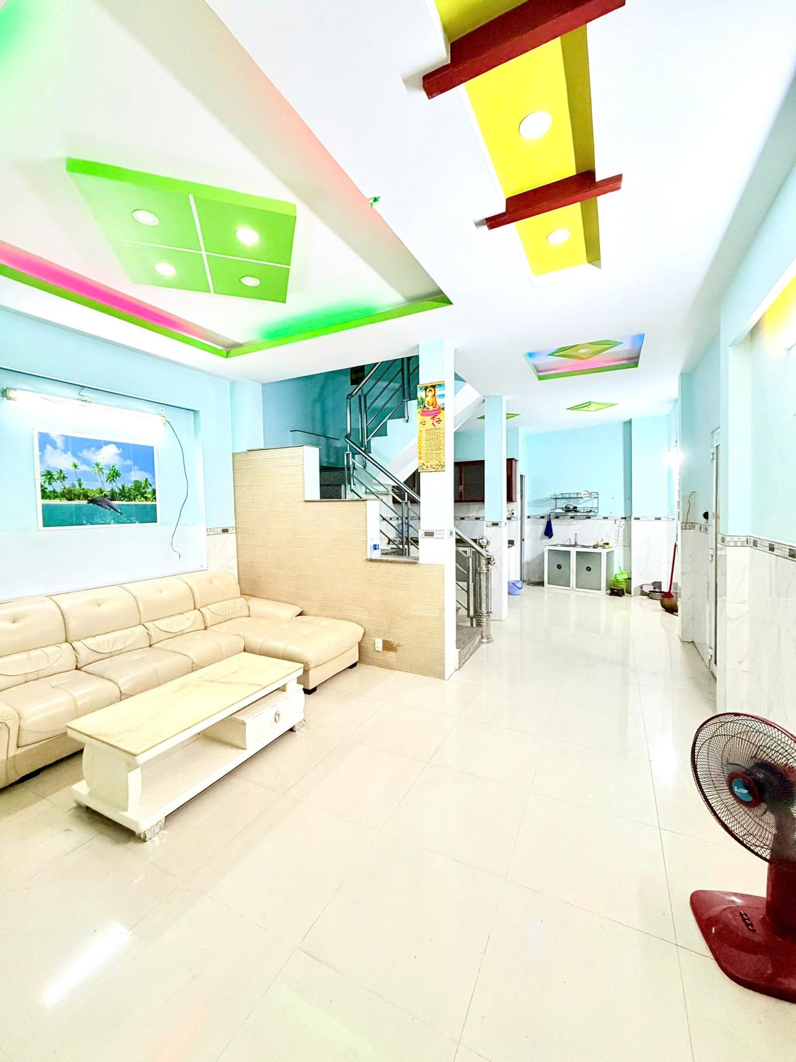 Trần Xuân Soạn - Nhà 2 tầng 50m2 3PN - Ngang 5m, 80m ra Mặt Tiền, giá 3 tỷ 99TL. 16018506