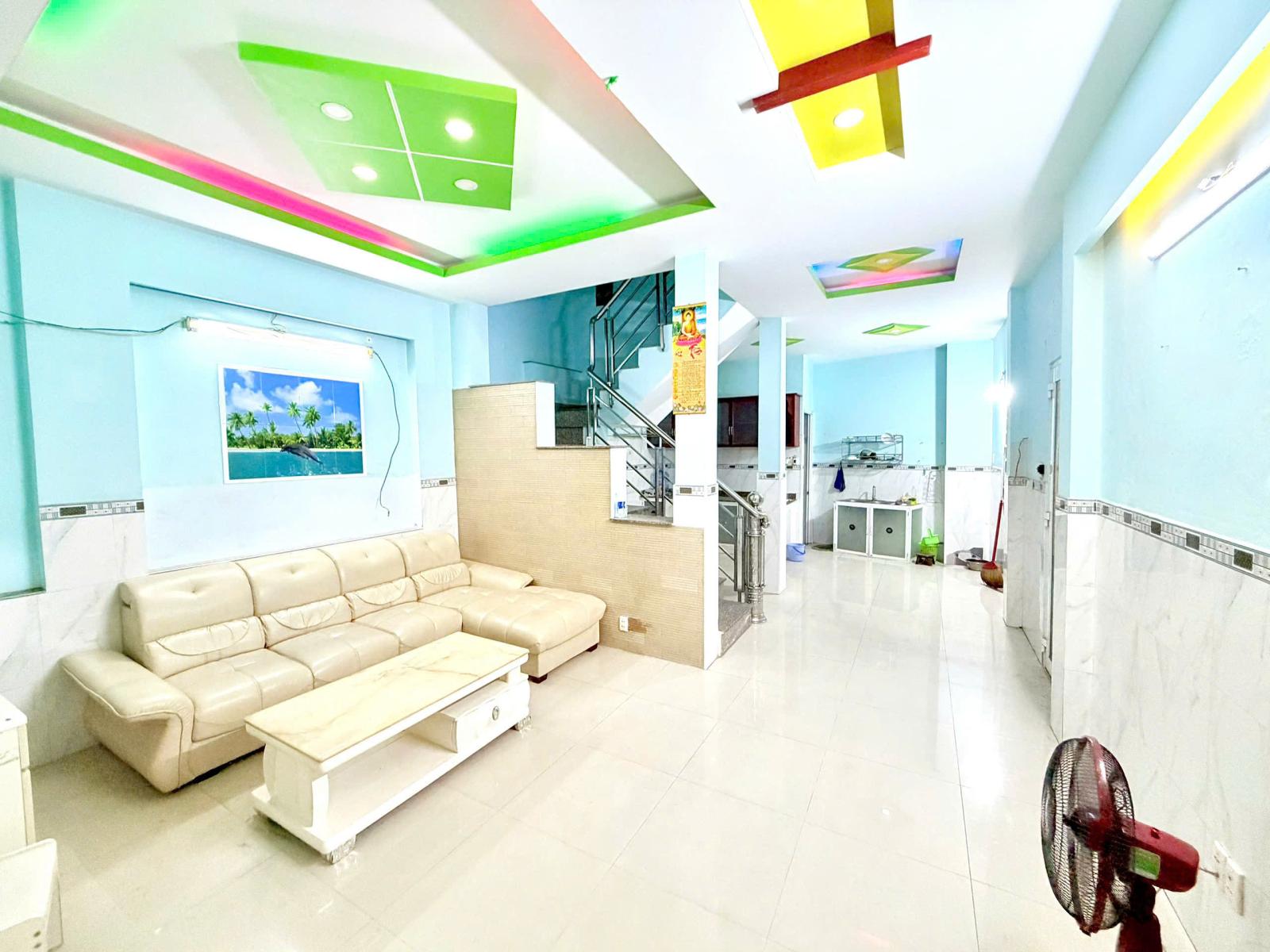 Trần Xuân Soạn - Nhà 2 tầng 50m2 3PN - Ngang 5m, 80m ra Mặt Tiền, giá 3 tỷ 99TL. 16018506