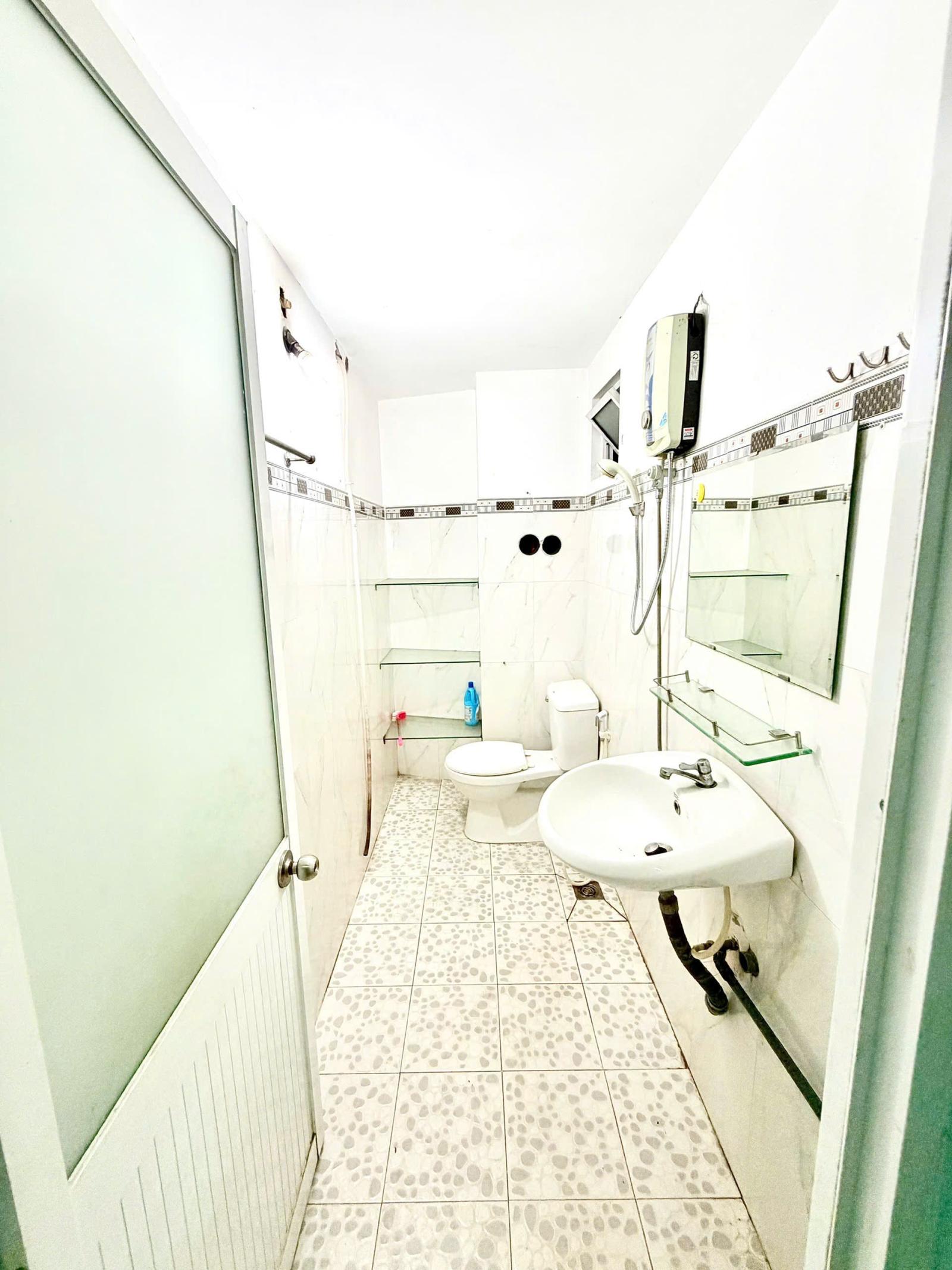 Trần Xuân Soạn - Nhà 2 tầng 50m2 3PN - Ngang 5m, 80m ra Mặt Tiền, giá 3 tỷ 99TL. 16018506