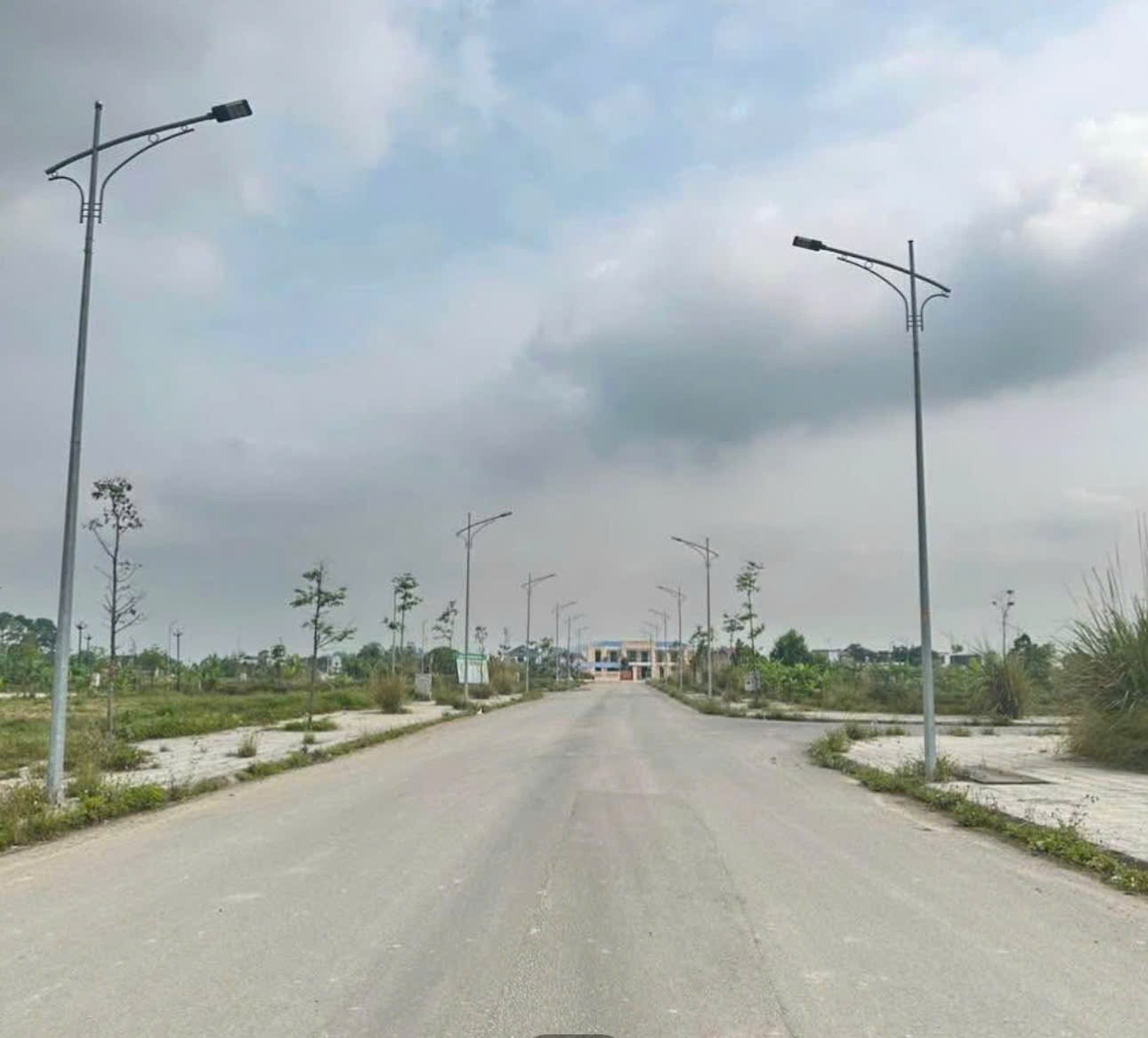 ĐẤT ĐẸP – GIÁ TỐT – CHÍNH CHỦ CẦN BÁN LÔ ĐẤT TẠI Mặt Bằng 2713, P. Đông Tiến, TP. Thanh Hóa, T. 16018577