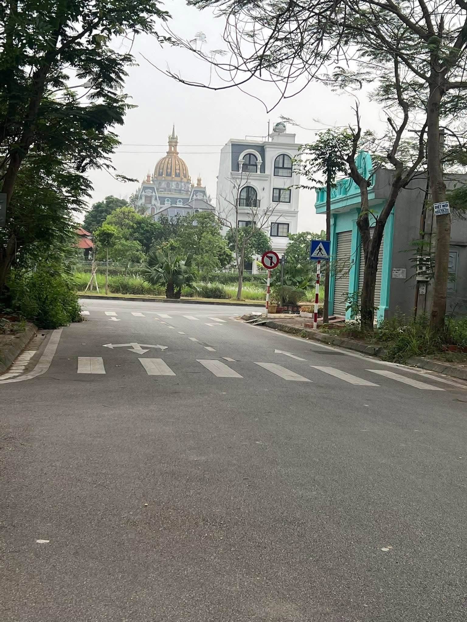 Bán đất mặt đường Trần Huy Liệu, ph Tứ Minh, TP HD, 80m2, mt 5m, đường 13.5m, 3.x tỷ 16018605