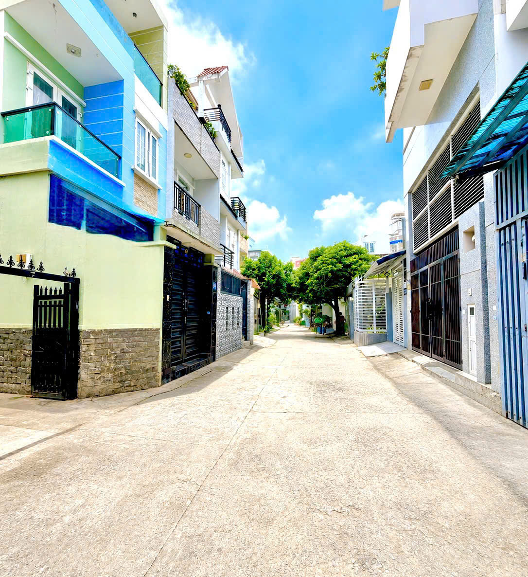Bán Nhà Quận 7 - Biệt Thự 2tầng 126m2 - Ngang 8.5m - Full Nội Thất - Gara Ô tô - 10.8tỷ 16018613