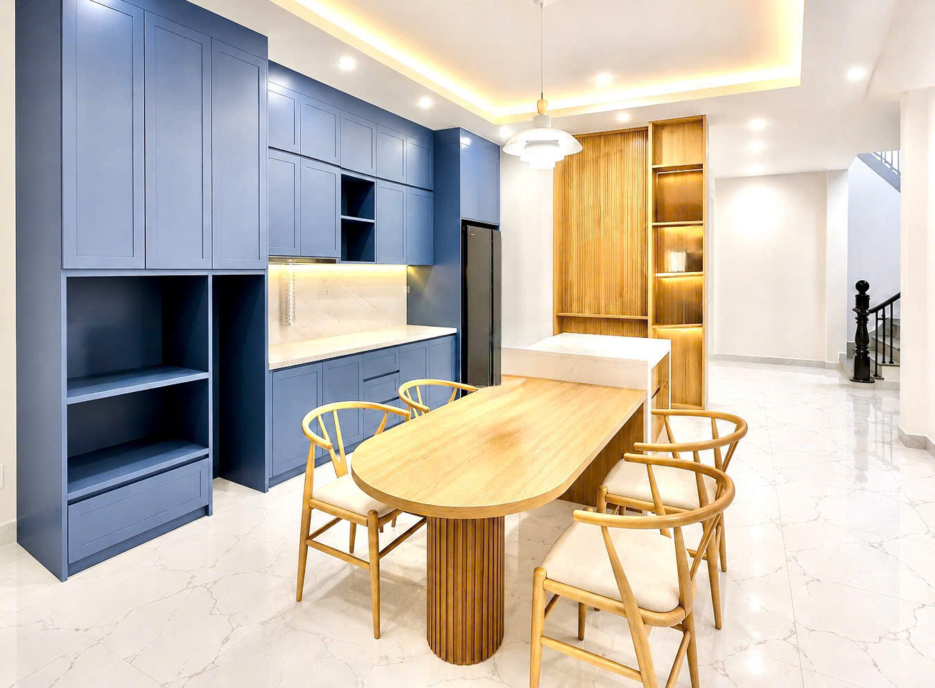 Bán Nhà Quận 7 - Biệt Thự 2tầng 126m2 - Ngang 8.5m - Full Nội Thất - Gara Ô tô - 10.8tỷ 16018613