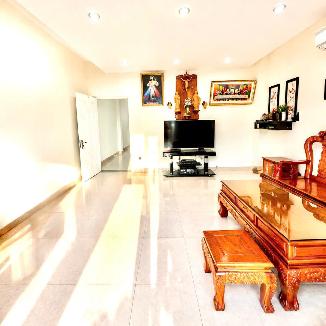 Bán Nhà Quận 7_Nguyễn Văn Quỳ 135m2 + 4Tầng,6PN,Ngang 5M,Đường nhựa 8m,nhỉnh 14tỷ 16018649