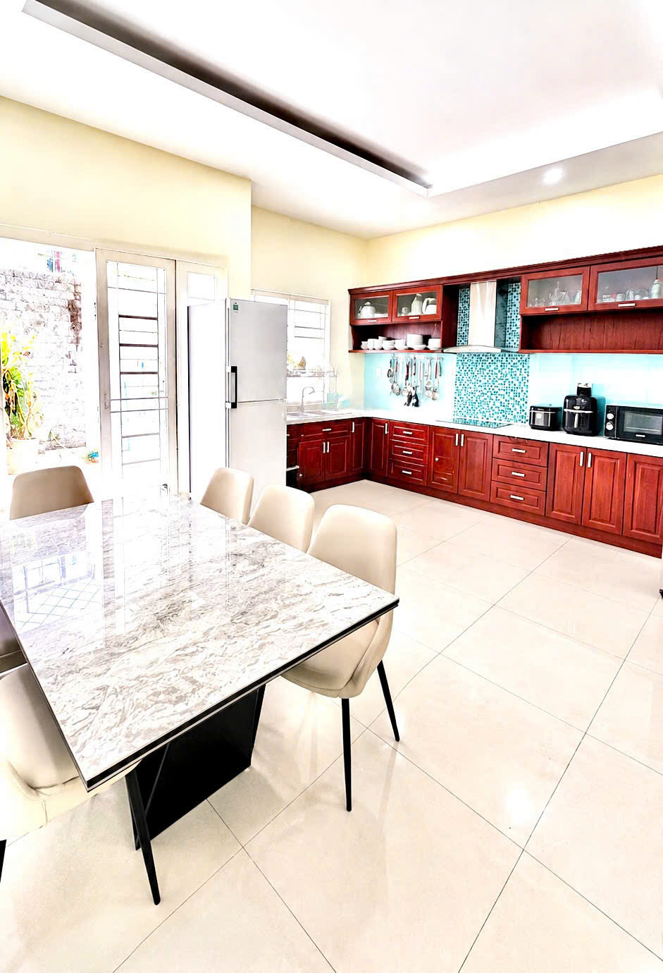 Bán nhà Nguyễn Thị Thập Quận 7, 136m2 nở hậu 5.7m, 4 tầng, gara ô tô, 4PN Master, 18 tỷ 16018664