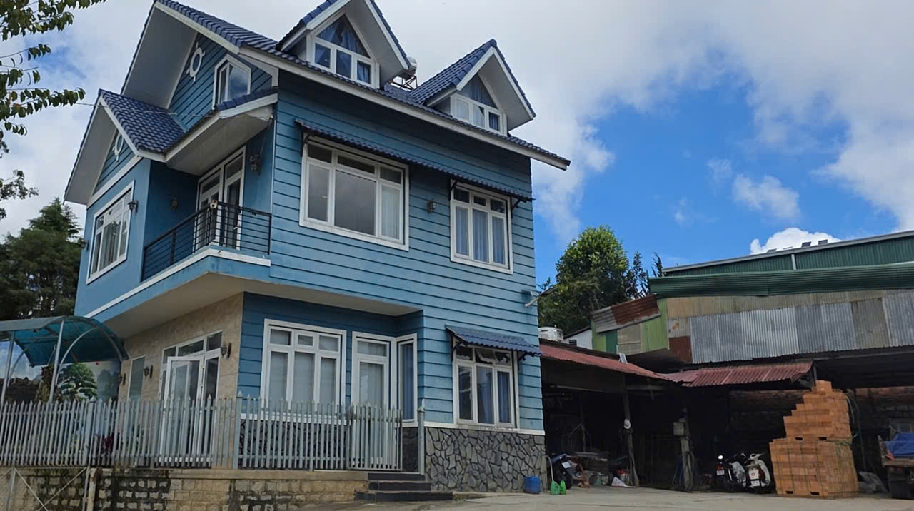 Cho thuê biệt thự sân vườn hơn 900m2 kinh doanh đa mô hình giá 45 triệu đường Triệu Việt Vương Đà 16018682