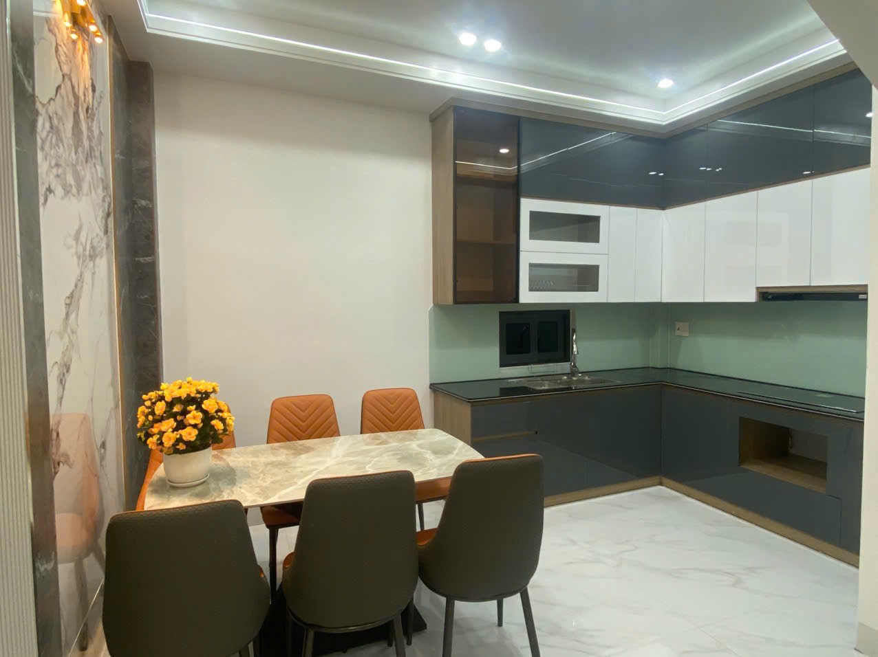 Nhà Đẹp- Giá Tốt BÁN NHANH CĂN NHÀ 3,6XX TỶ – Ô TÔ ĐỖ CỬA, 4 TẦNG ĐẸP SẴN, GẦN PHỐ ẨM THỰC TUỆ TĨNH! 16018959