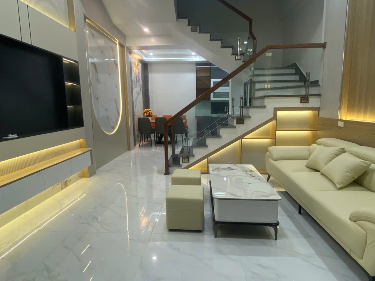 Nhà Đẹp- Giá Tốt BÁN NHANH CĂN NHÀ 3,6XX TỶ – Ô TÔ ĐỖ CỬA, 4 TẦNG ĐẸP SẴN, GẦN PHỐ ẨM THỰC TUỆ TĨNH! 16018959