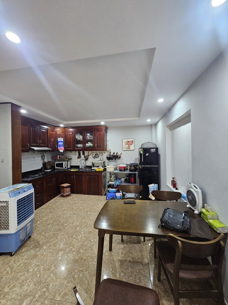 Bán nhà Ngọc Thuỵ,Long Biên 4 tầng,52m,mt4m oto đỗ cổng nhỉnh 10 tỷ  16019053