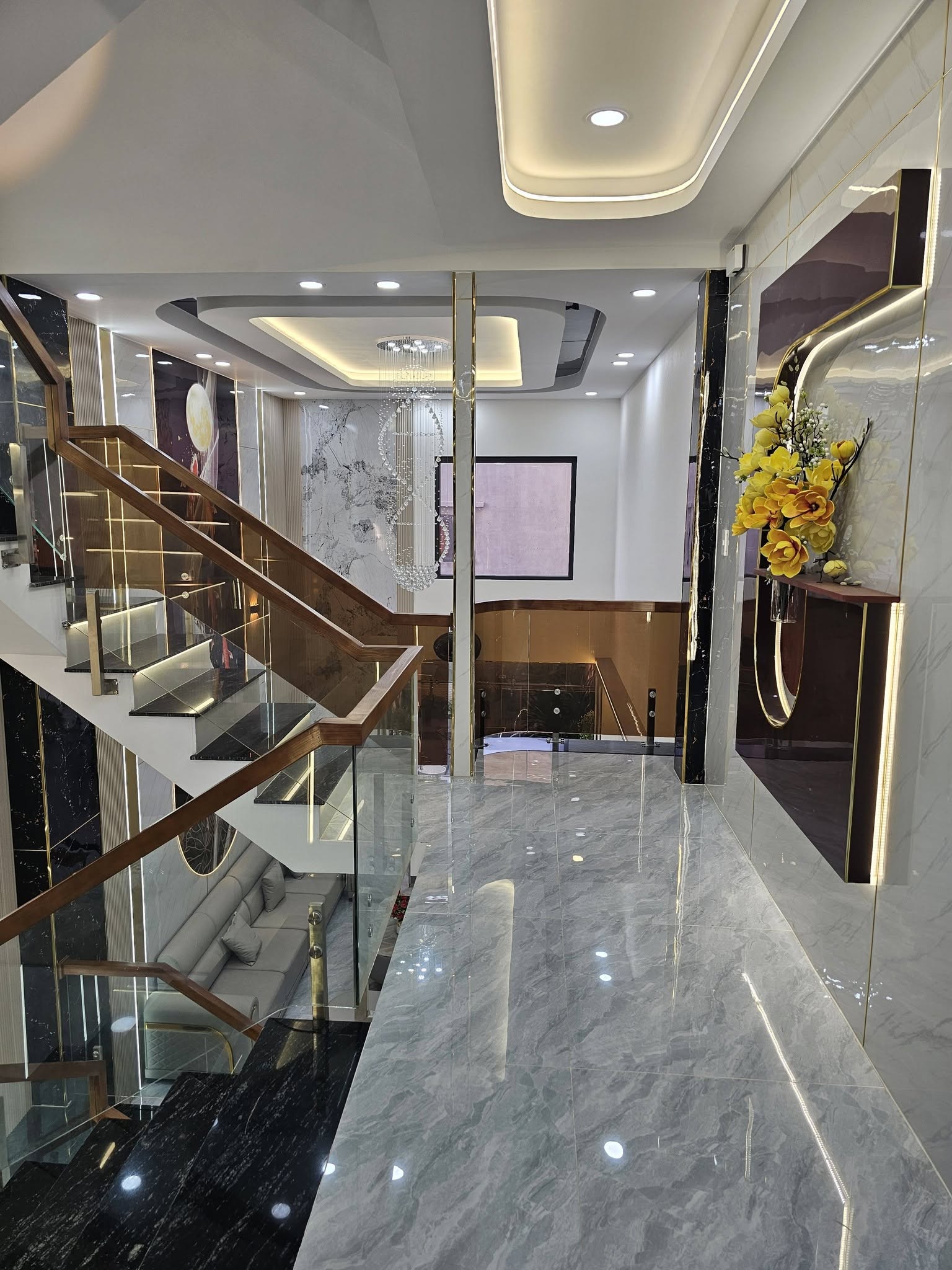 BÁN NHÀ 1 LỬNG 2 LẦU GIÁ NHỈNH 6 TỶ– GẦN LÊ VĂN KHƯƠNG 16019062