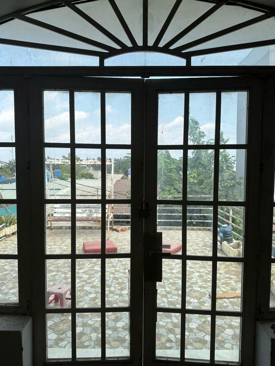 BÁN ĐẤT TẶNG NHÀ CẤP 3 – NGANG 6M, NỞ HẬU 9M – GIÁ 10,5 TỶ, CÒN THƯƠNG LƯỢNG 16019105