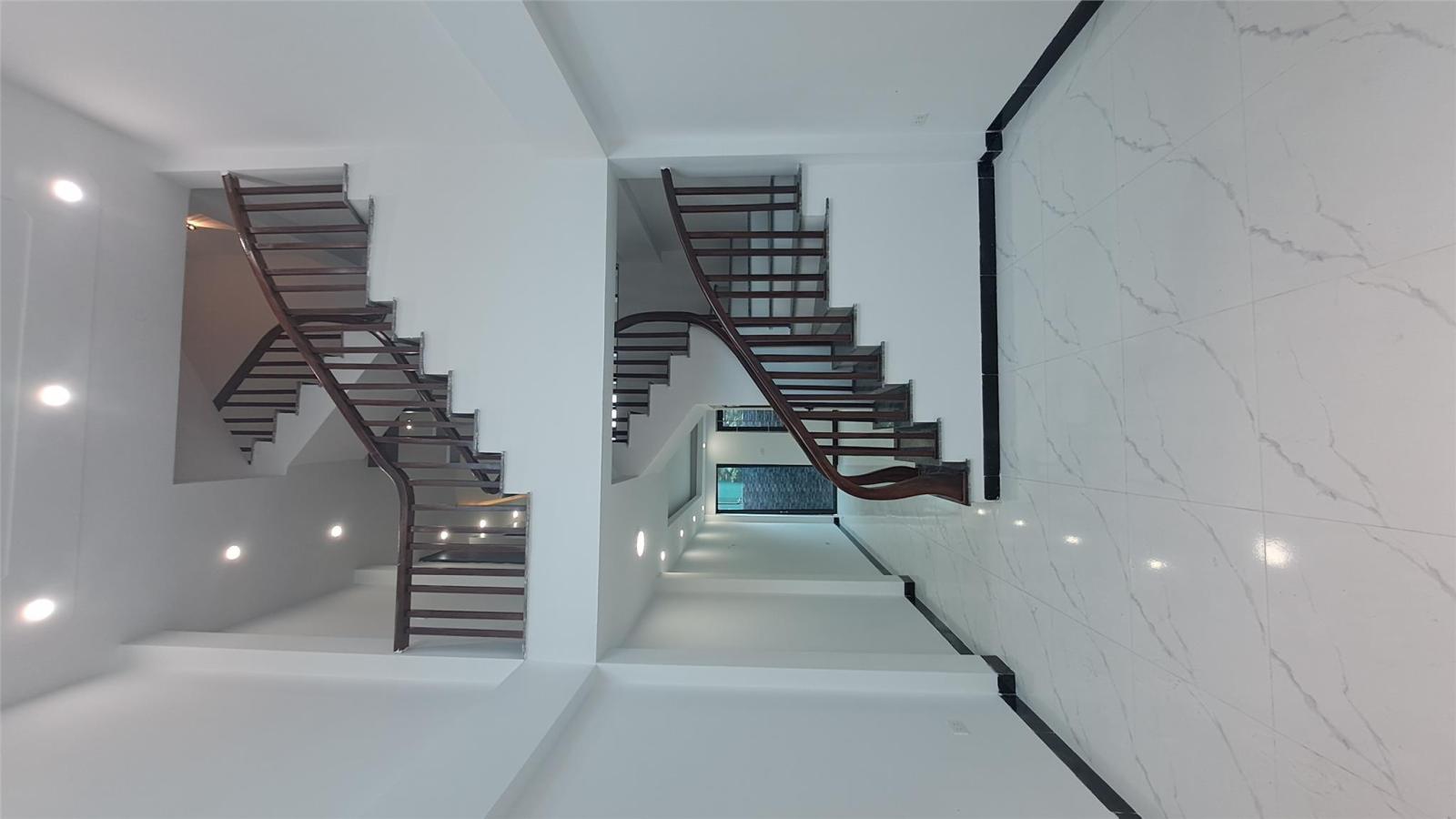 Bán nhà Vĩnh Trung, 40m² x 5 tầng, mới koong, giá chào 5 tỷ 16019158