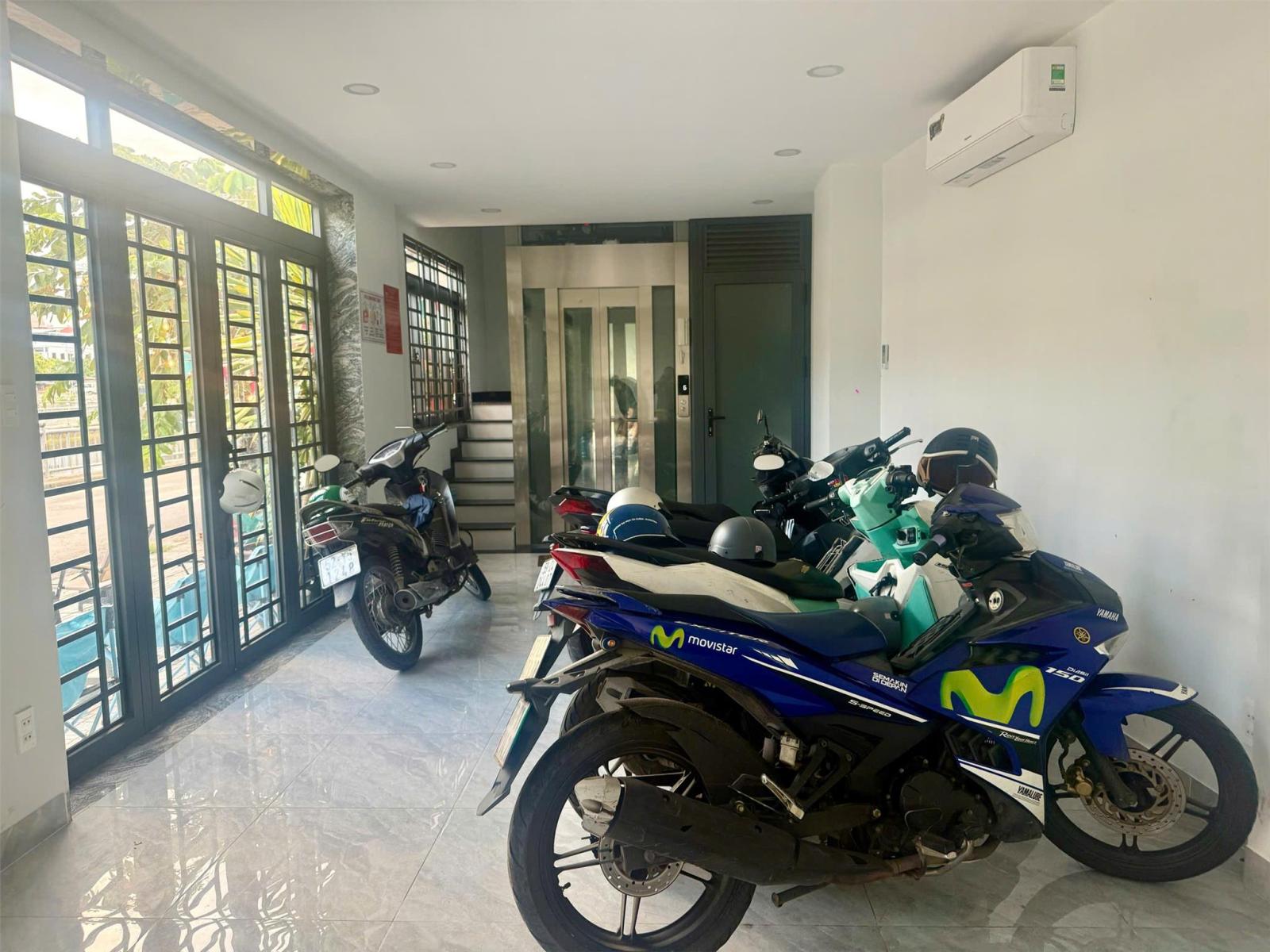 BÁN TÒA VĂN PHÒNG MẶT TIỀN PHẠM HUY THÔNG, SÁT MẶT TIỀN DƯƠNG QUẢNG HÀM, CHỈ NHỈNH 12 TỶ. 16019212
