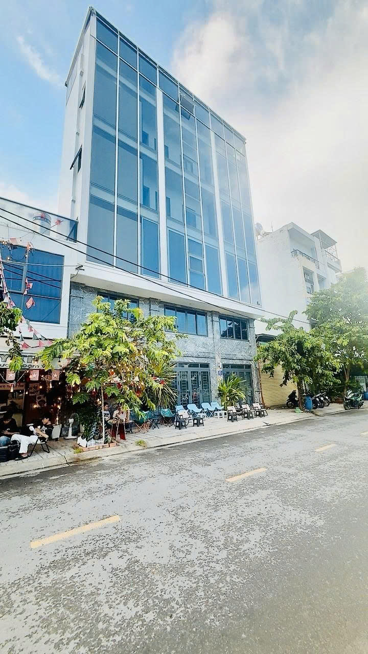 Bán nhà Mặt tiền Phạm Huy Thông - Dương Quảng Hàm, 11,5x4,2m, 6 Tầng, HĐT 32tr, 12,5 Tỷ. 16019280