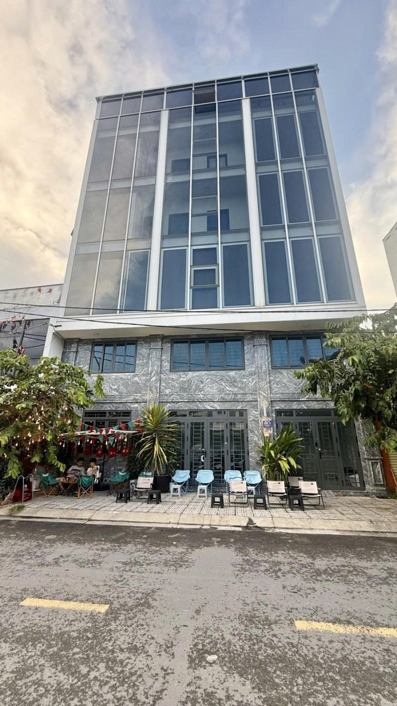 Bán nhà Mặt tiền Phạm Huy Thông - Dương Quảng Hàm, 11,5x4,2m, 6 Tầng, HĐT 32tr, 12,5 Tỷ. 16019280