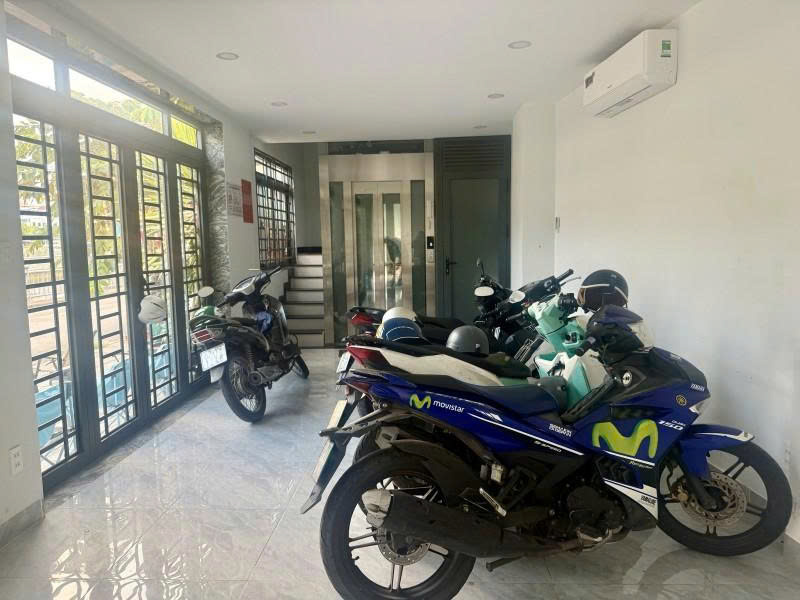 Bán nhà Mặt tiền Phạm Huy Thông - Dương Quảng Hàm, 11,5x4,2m, 6 Tầng, HĐT 32tr, 12,5 Tỷ. 16019280