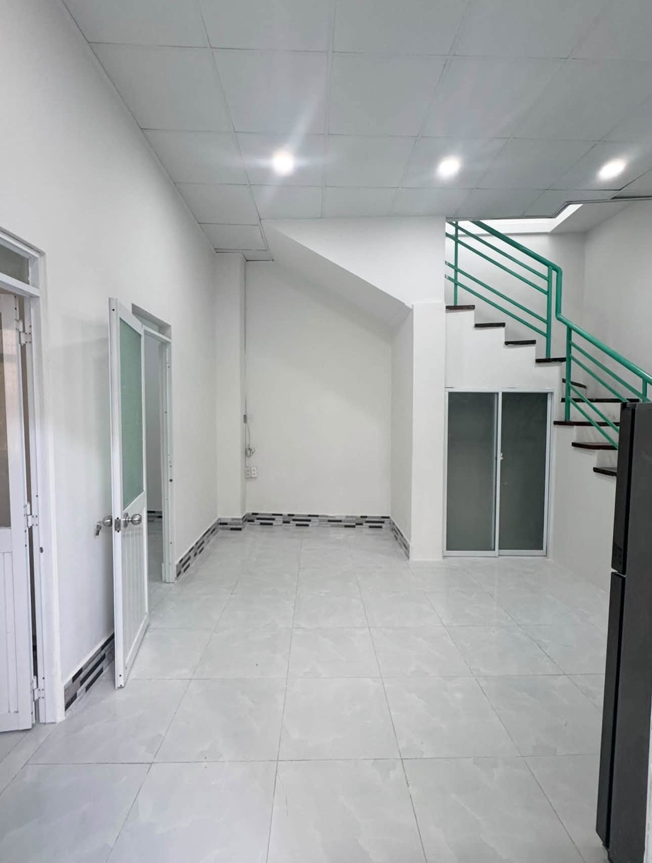 NGƯỜI NHÀ EM ĐANG CÓ CĂN NHÀ GẦN BIỂN Ở NHA TRANG GIÁ CHỈ : 2ty750 16019295