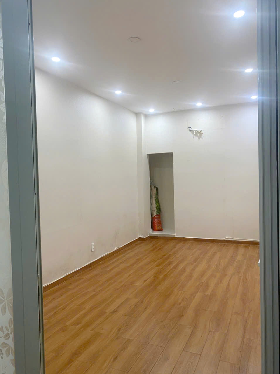 Nhà 2 tầng mặt tiền đường Tân Phước P6Q10. Giá: 11.8 tỷ 16019365