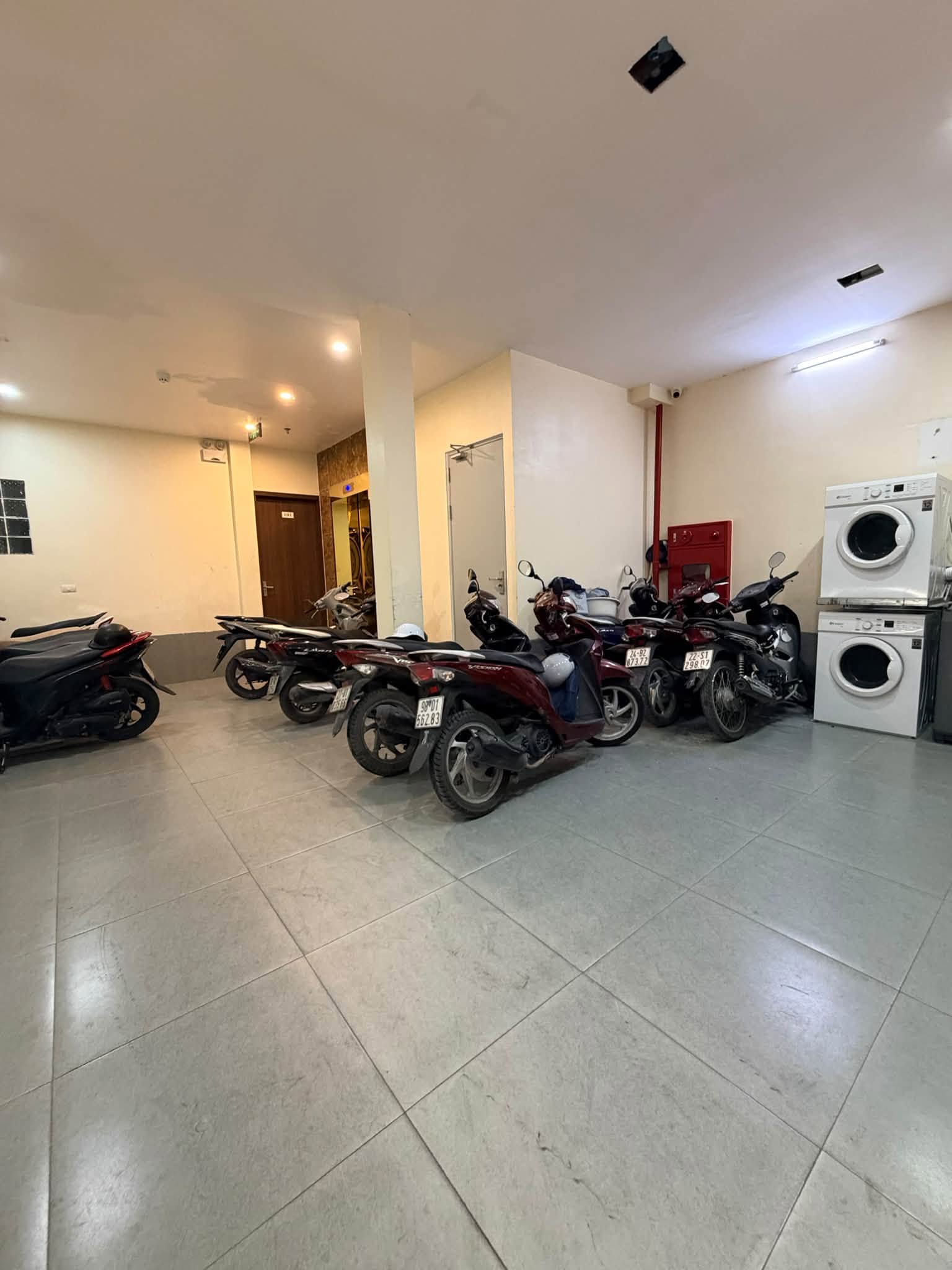 Bán nhà Trần Hưng Đạo, 76m², 5 tầng, mặt tiền gần 7m, 32,3 tỷ, ngõ rộng, kinh doanh homestay 16019416