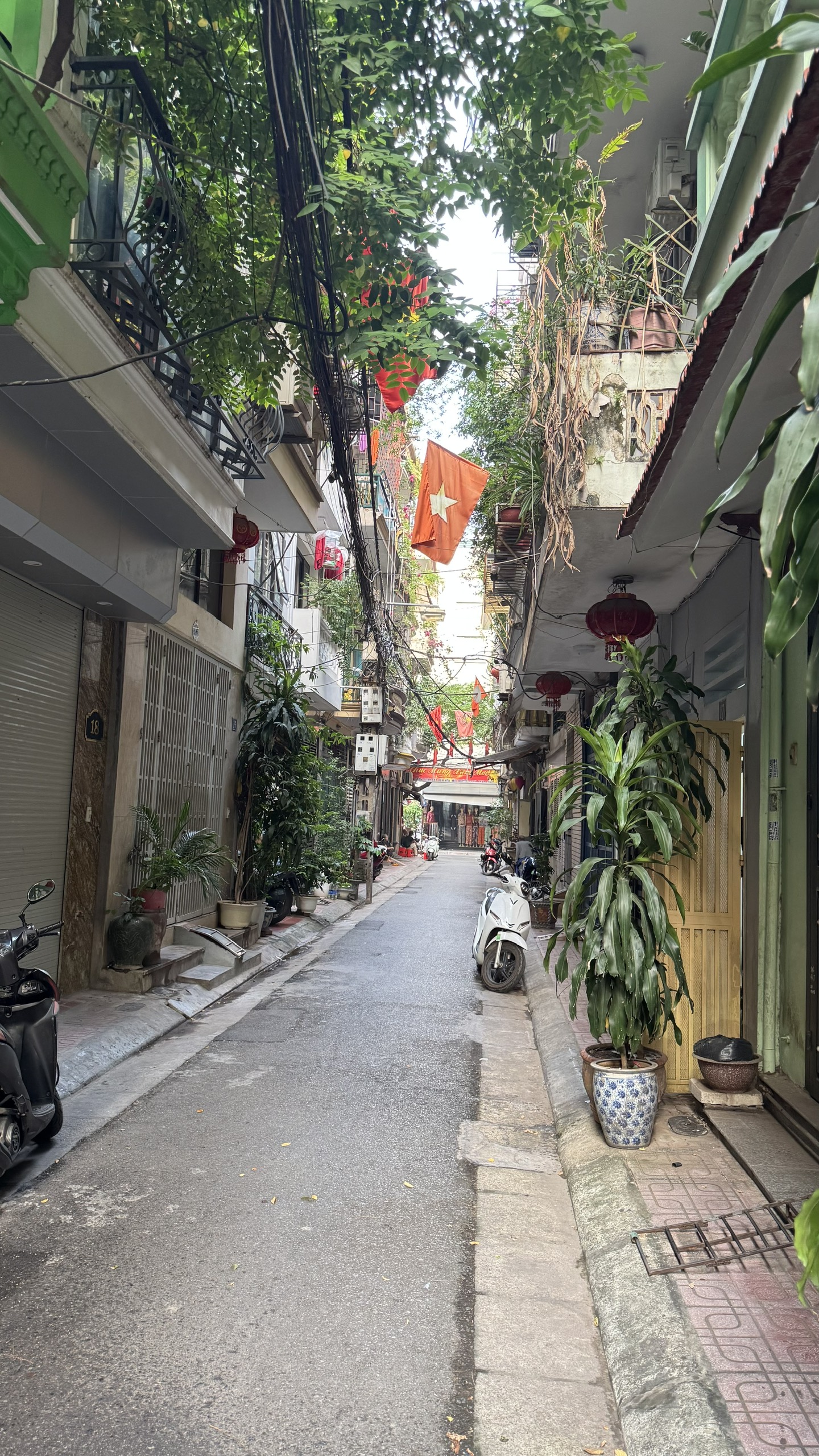 Bán nhà phân lô phố 8/3, ô tô vào nhà, không quy hoạch 16019463