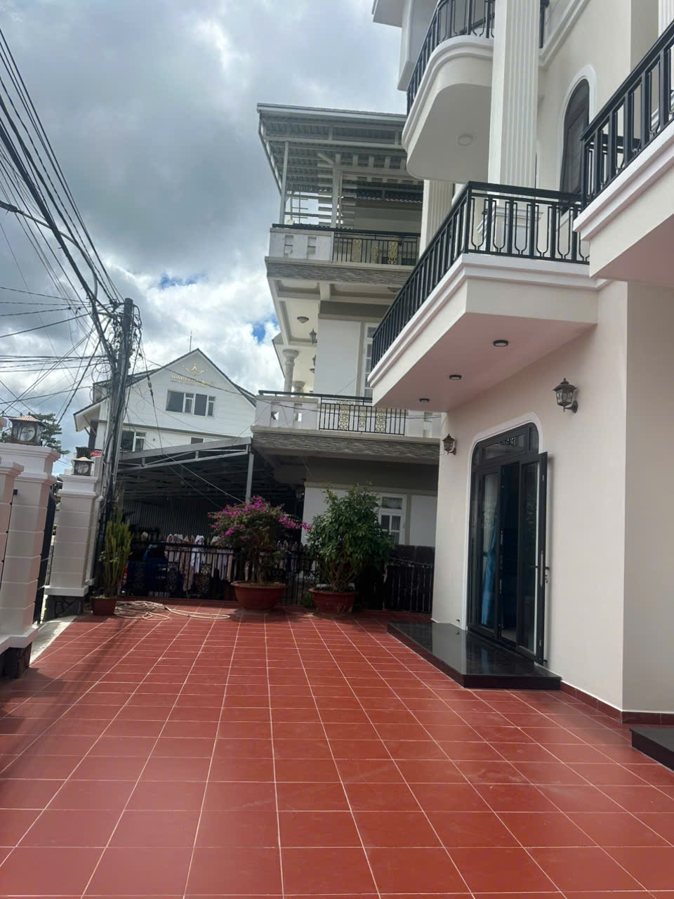 Cho thuê nhà nguyên căn mới xây 5 phòng ngủ mặt tiền giá 25 triệu đường An Sơn Đà Lạt Lâm Đồng 16019531