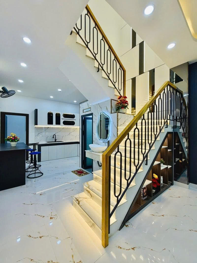 Bán nhà Lô góc - Hẻm 5m Nguyễn Kiệm - đối diện BV 175, 4x16m, 2 Tầng - 3PN, hạ 5,65 Tỷ 16019732