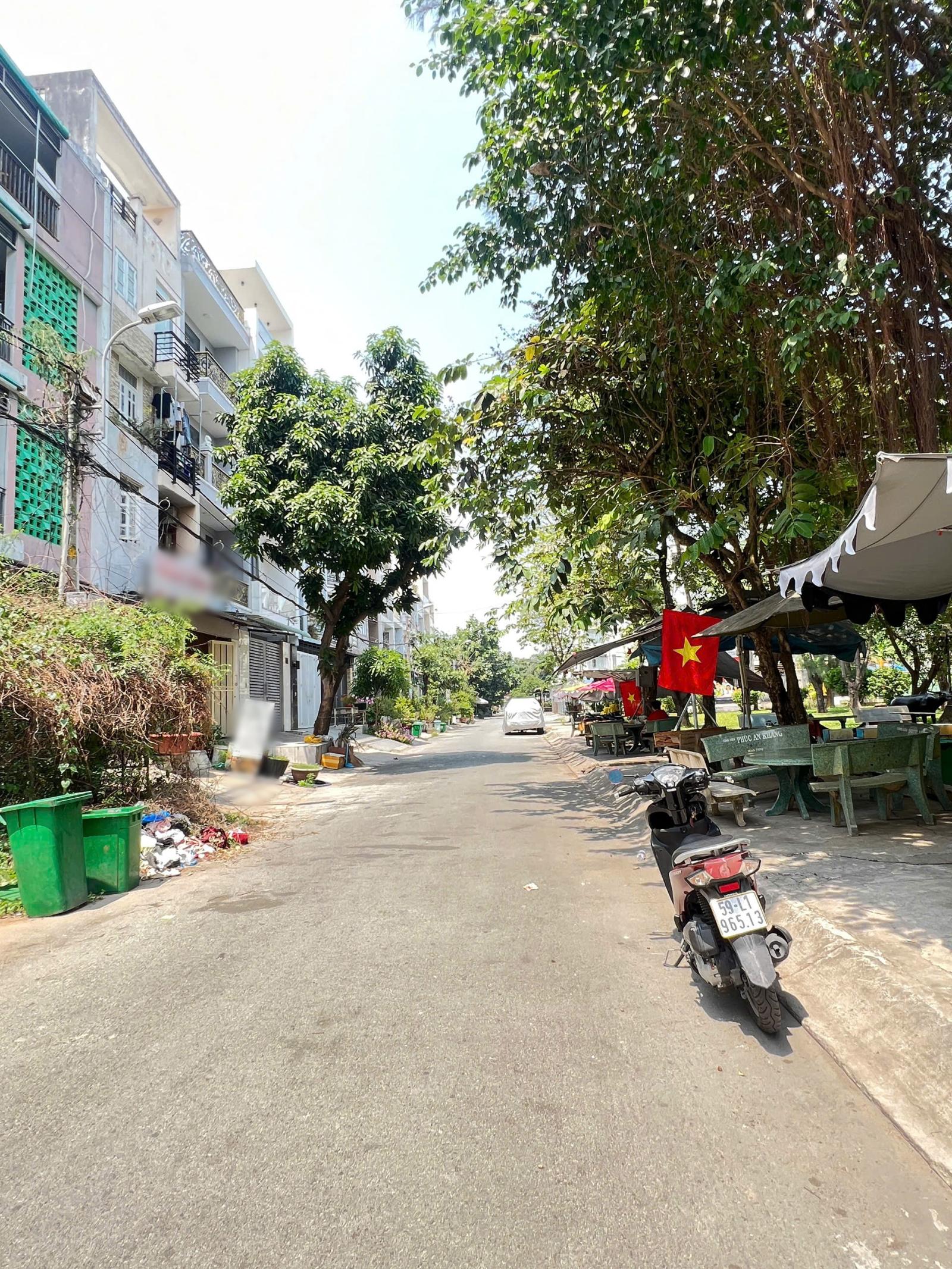 Nhà mới 4 tầng mặt tiền đường số KDC Ấp 5 Phong Phú. Giá: 10.5 tỷ 16019788