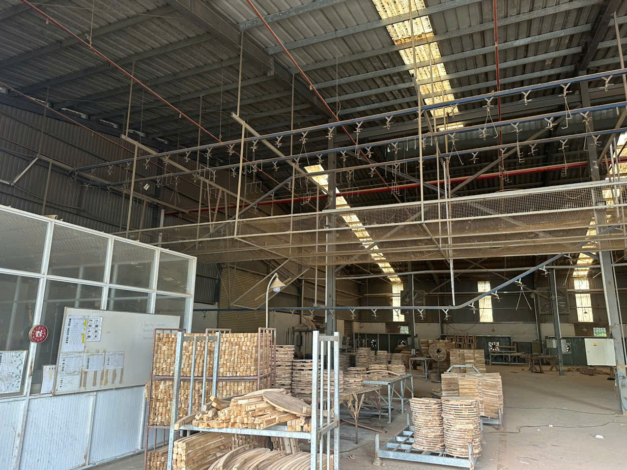 XT246 nhà xưởng cho thuê phù hợp ngành Gỗ XNK, có khu vực Sơn Gỗ. bàn giao liền 16019820