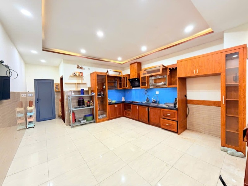 Bán nhà đường 822, Phú Hữu, Q9, Thủ Đức TP HCM. DT 125m2, 5 tầng, SHR. Giá 9,48 tỷ. 16019830