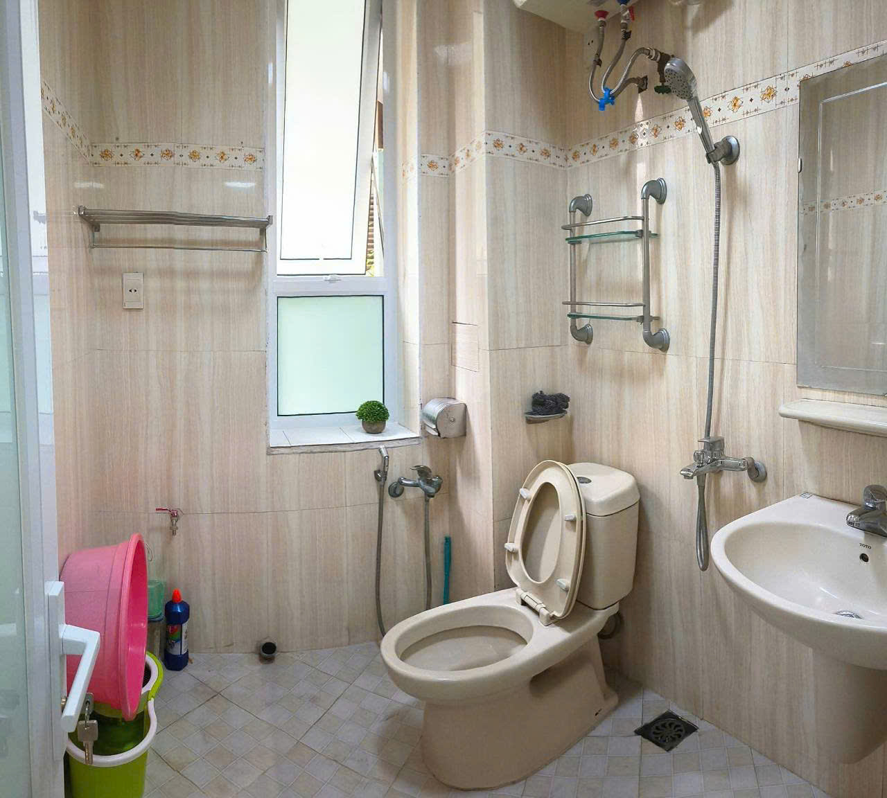 Cho thuê căn hộ 2 ngủ 1 khách nguyễn văn Cừ 60m full NT 7,7tr/ tháng 16019862