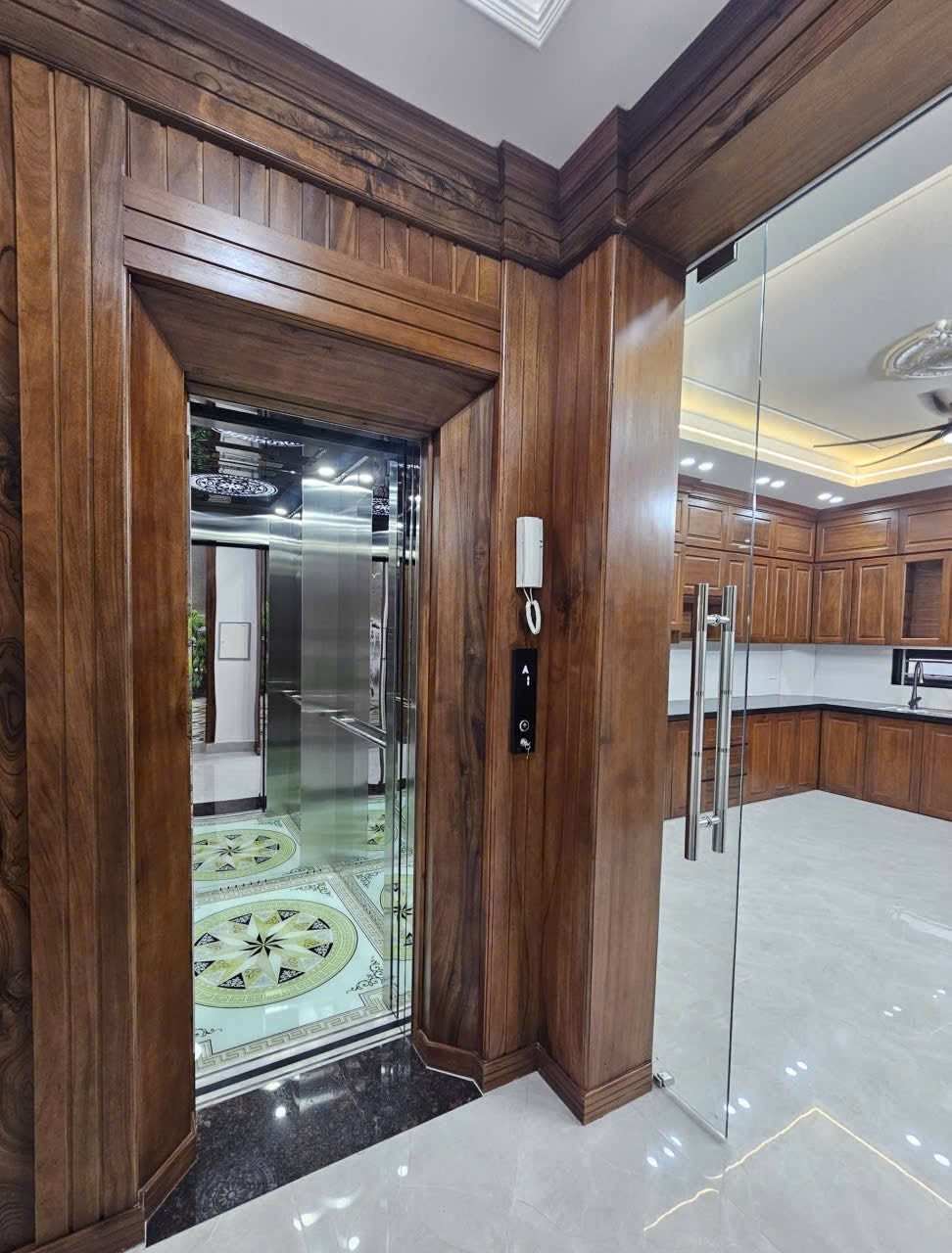 Bán nhà 4 tầng mặt phố Đặng Văn Ngữ, ph Tân Bình, TP HD, 67.5m2, mt 4.5m, thang máy 16019863