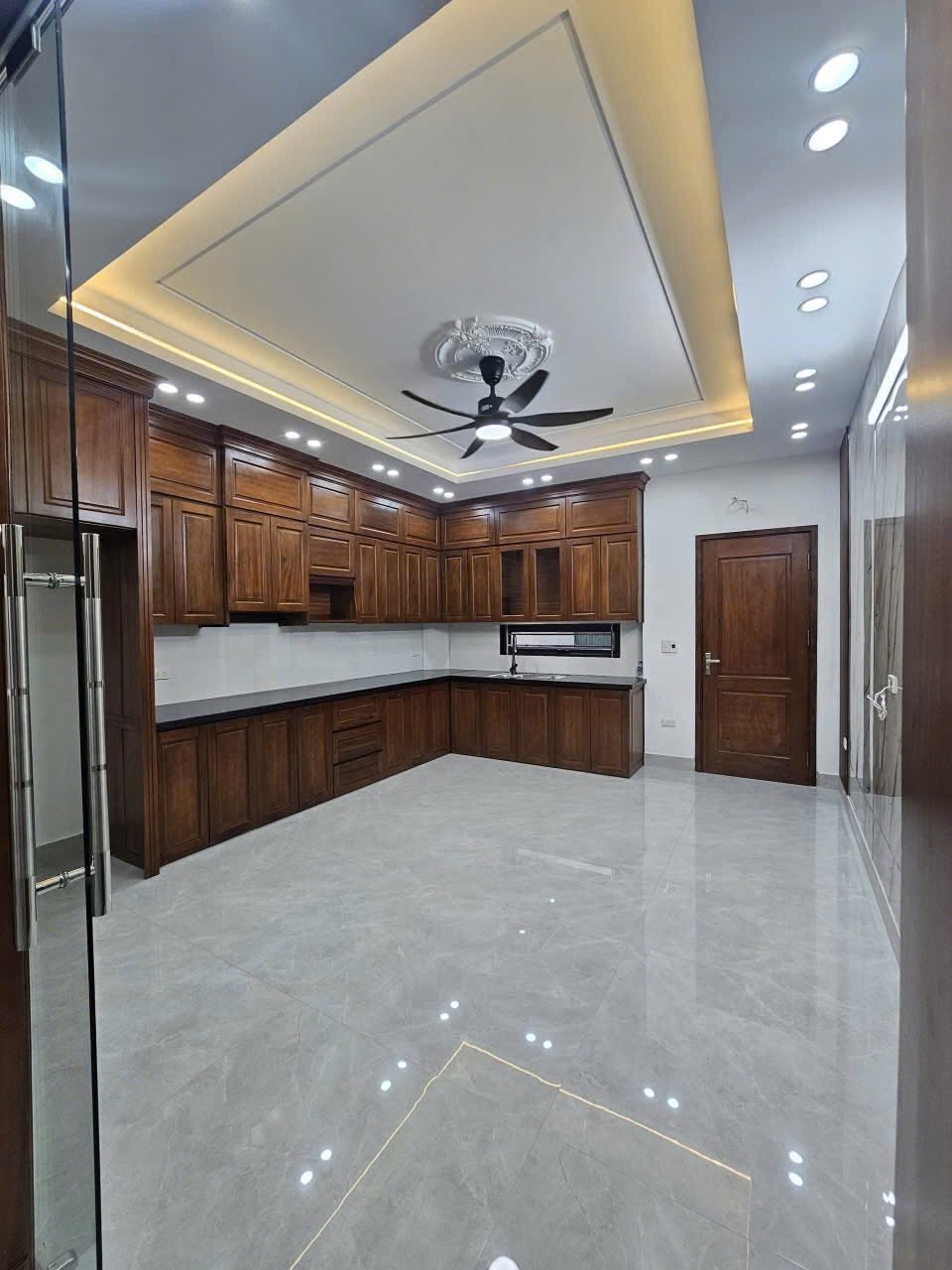 Bán nhà 4 tầng mặt phố Đặng Văn Ngữ, ph Tân Bình, TP HD, 67.5m2, mt 4.5m, thang máy 16019863