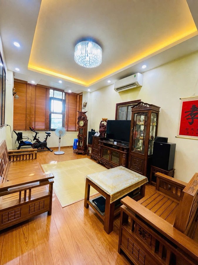 Bán Nhà Mặt Phố Kim Giang. Thanh Xuân. Ô Tô. Vỉa Hè. DT 38m2. MT 3.2m. 5 Tầng. Giá 23.2 Tỷ. 16019889