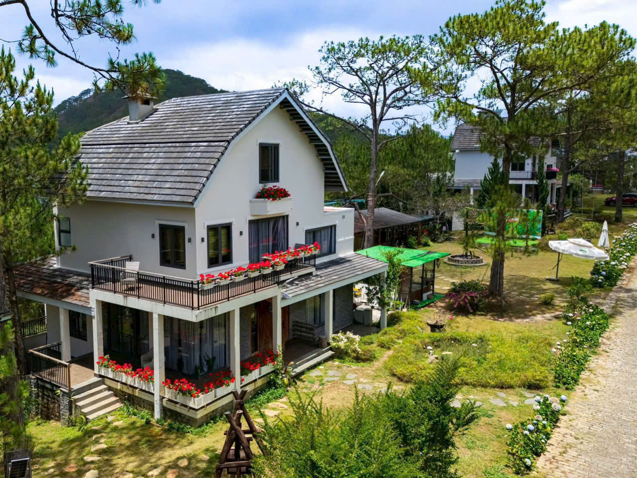 Cho thuê khu nghỉ dưỡng 5ha gồm 5 biệt thự 8 bungalow giá 400 triệu Đà Lạt Lâm Đồng 16019919