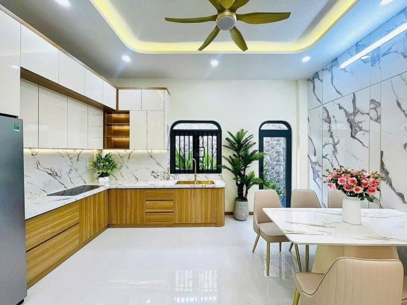Bán nhà hẻm 6m - lô Góc 2MT hẻm Phan Huy Ích - Ngay Emart, 5x13m, 5 T - 4PN, 7,95 Tỷ. 16019947