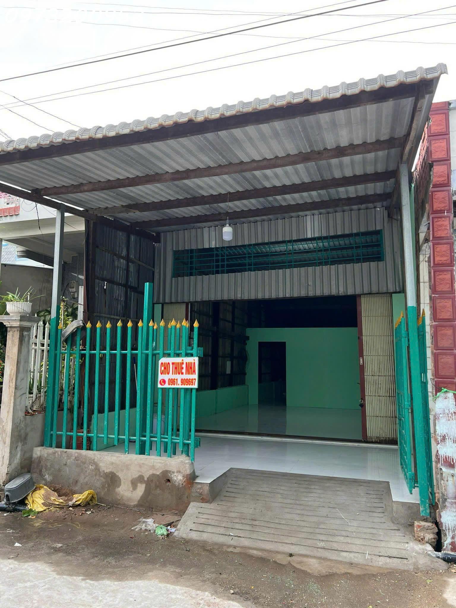 CHÍNH CHỦ BÁN NHÀ GẦN VÒNG XOAY NĂM CĂN 16020026