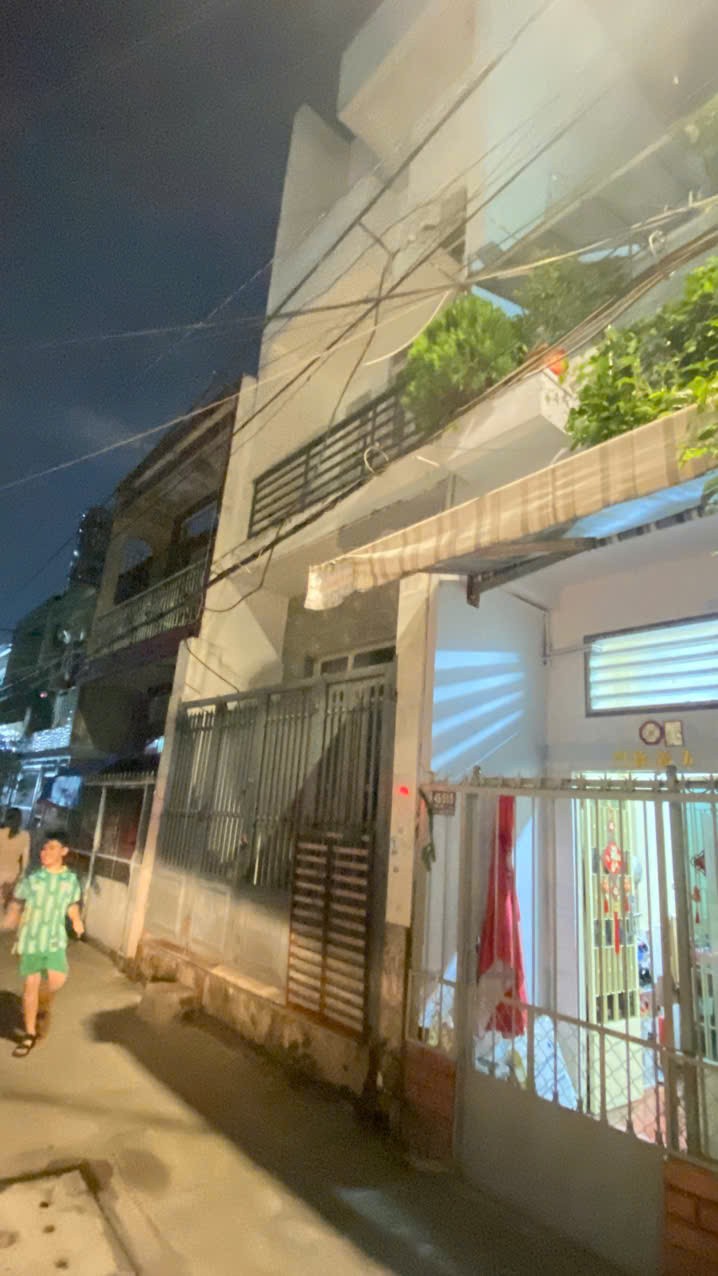 NHÀ ĐẸP – CHO THUÊ NGUYÊN CĂN Đường Bình Tiên, Phường 7, Quận 6, TP. Hồ Chí Minh 16020041