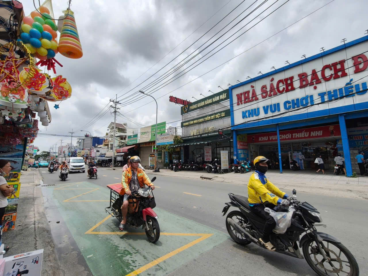 CHO THUÊ NHÀ MẶT TIỀN NGUYỄN ẢNH THỦ, Q12 – 3 TẦNG, CHỈ 18 TRIỆU/THÁNG! 16020044