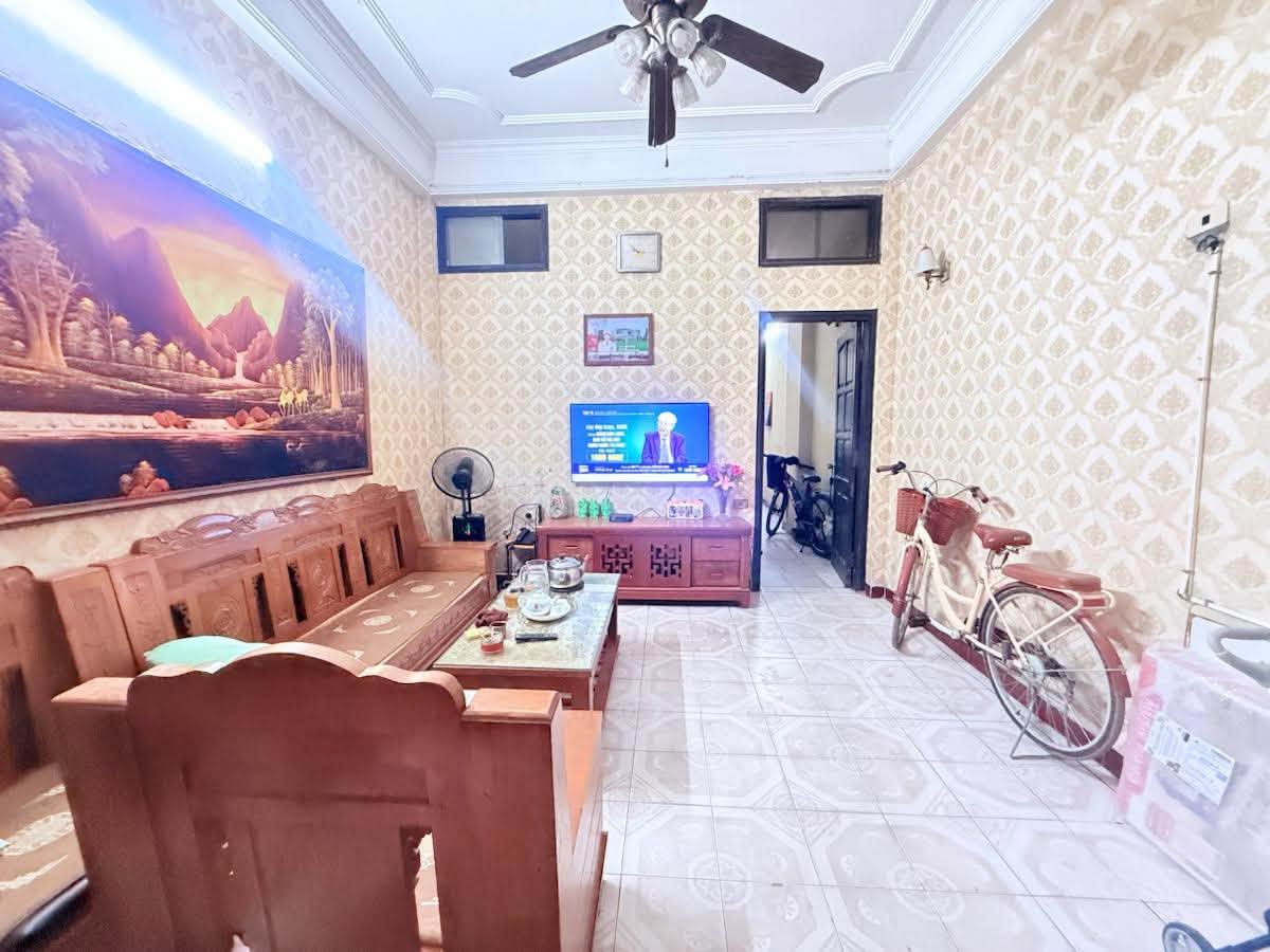 Bán nhà mặt phố Lò Đúc, 45m2, 3 tầng, mặt tiền 4.2m, 31 tỉ, kinh doanh mọi mặt hàng 16020131